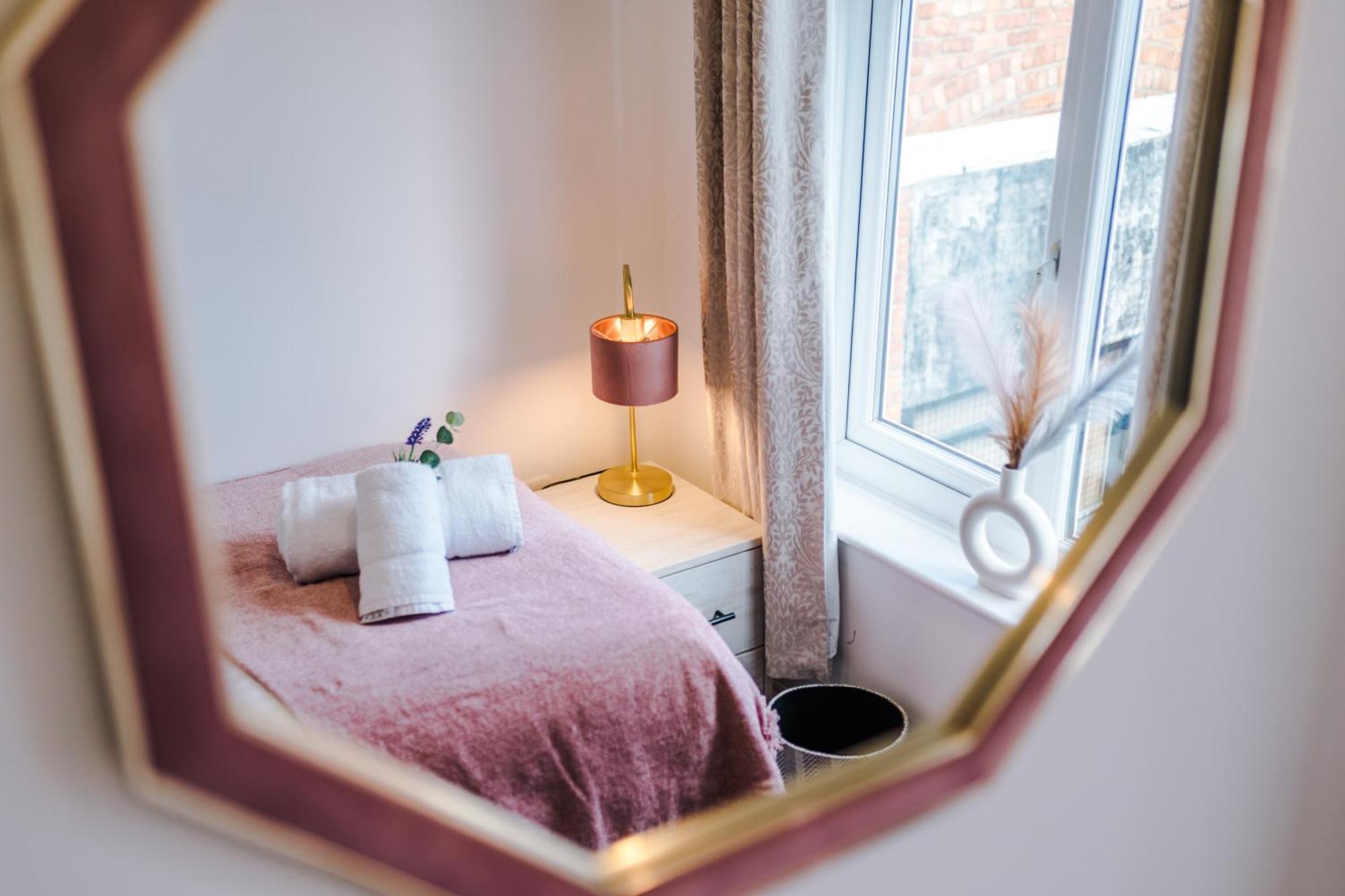 Spacious 3-Bed Home In Nantwich By 53 Degrees Property - Amazing Location, Ideal For Groups - Sleeps 6 Bagian luar foto
